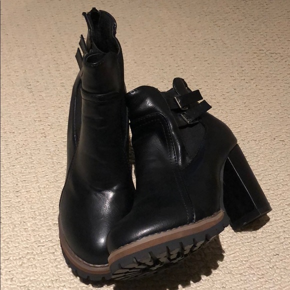 Stylish high heels boots - Picture 11 of 12